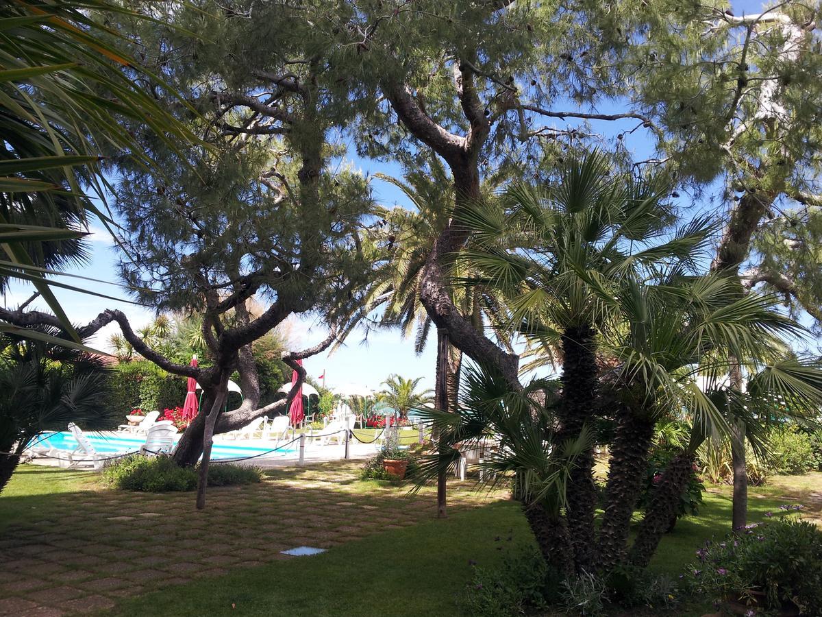 Hotel Silvi Silvi Marina Bagian luar foto