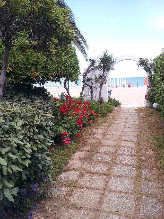 Hotel Silvi Silvi Marina Bagian luar foto