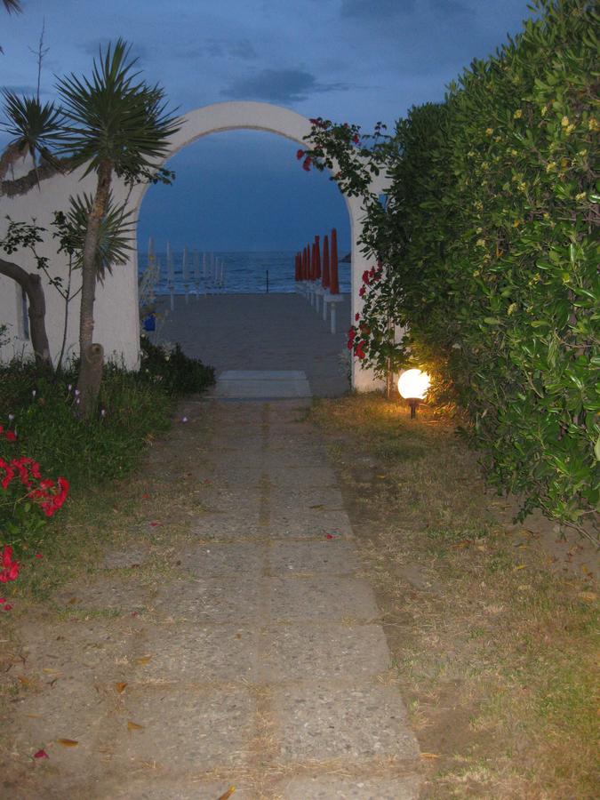 Hotel Silvi Silvi Marina Bagian luar foto