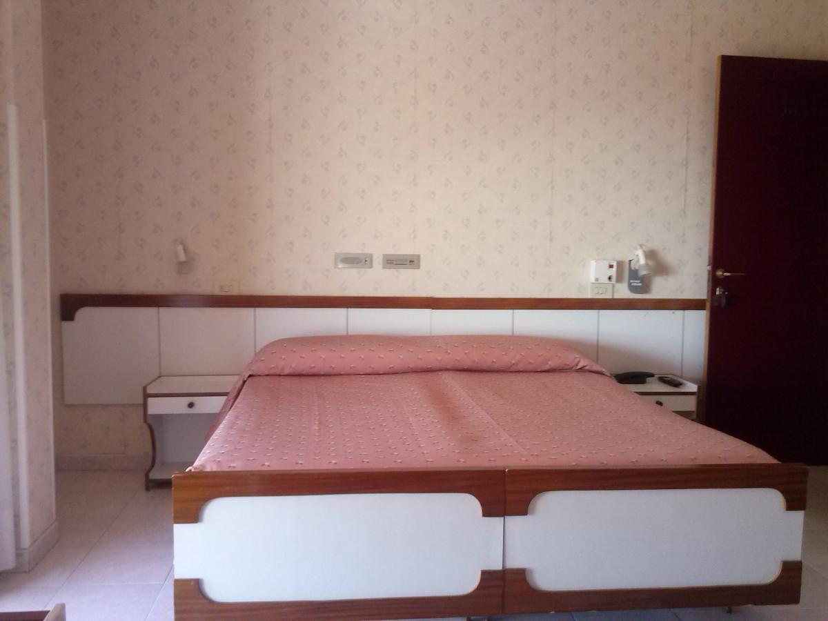 Hotel Silvi Silvi Marina Ruang foto