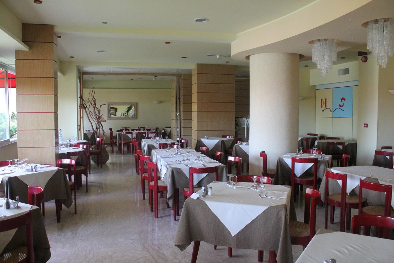 Hotel Silvi Silvi Marina Bagian luar foto